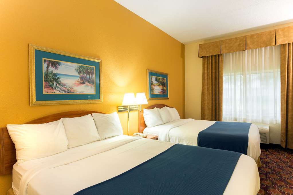 Holiday Inn Express - Naples South - I-75 By Ihg Golden Gate Room photo