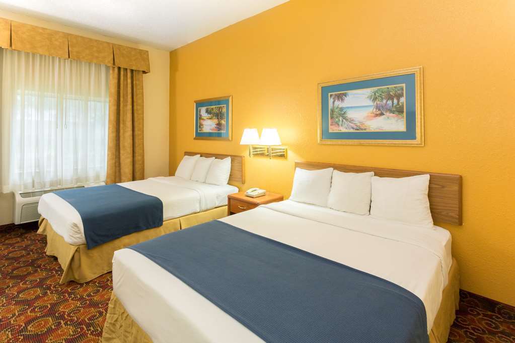 Holiday Inn Express - Naples South - I-75 By Ihg Golden Gate Room photo